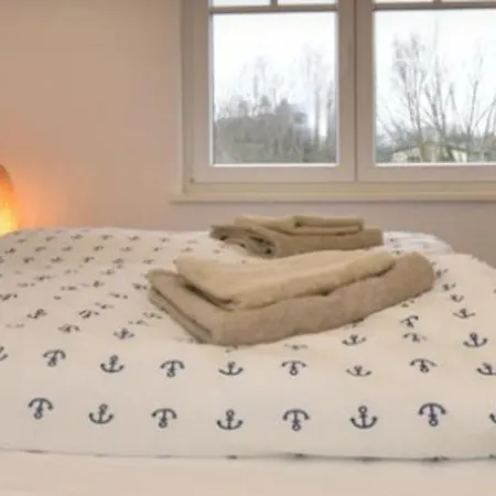 Prázdninový dům Reethaus Strandgut - Geraeumiges Fh, 5 Schlafzimmer, Sauna Und 3 Terrassen, Balkon Rerik