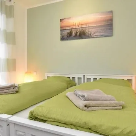 Prázdninový dům Reethaus Strandgut - Geraeumiges Fh, 5 Schlafzimmer, Sauna Und 3 Terrassen, Balkon *