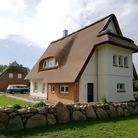 Reethaus Strandgut - Geraeumiges Fh, 5 Schlafzimmer, Sauna Und 3 Terrassen, Balkon *