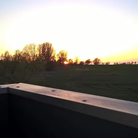 Reethaus Strandgut - Geraeumiges Fh, 5 Schlafzimmer, Sauna Und 3 Terrassen, Balkon Rerik