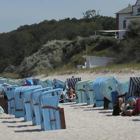 Reethaus Strandgut - Geraeumiges Fh, 5 Schlafzimmer, Sauna Und 3 Terrassen, Balkon * Rerik