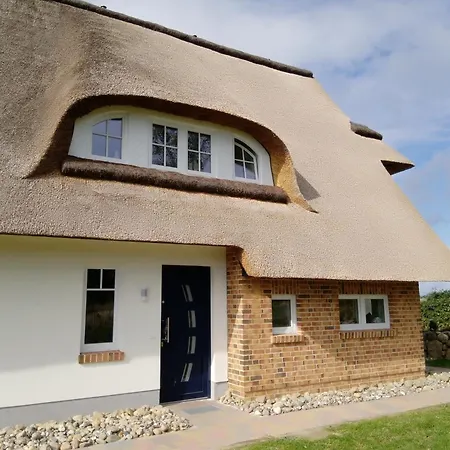 Reethaus Strandgut - Geraeumiges Fh, 5 Schlafzimmer, Sauna Und 3 Terrassen, Balkon Prázdninový dům